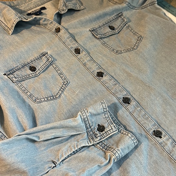 Old Navy button down shirt size medium - Picture 15 of 15